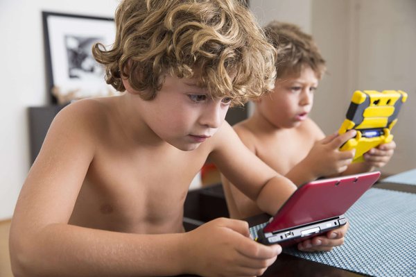 Comment choisir une plaque de cuisson portable à induction pour des cuissons précises en extérieur ?